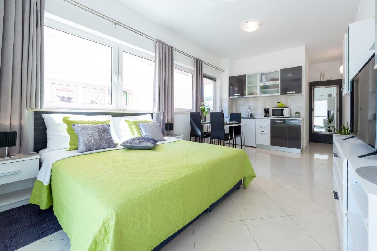 Apartment & - Free Parking