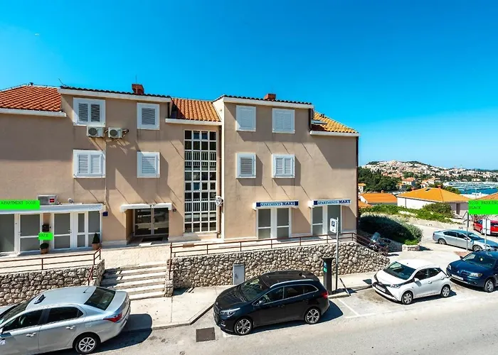 Studio Apartment & Room Ten - Free Parking